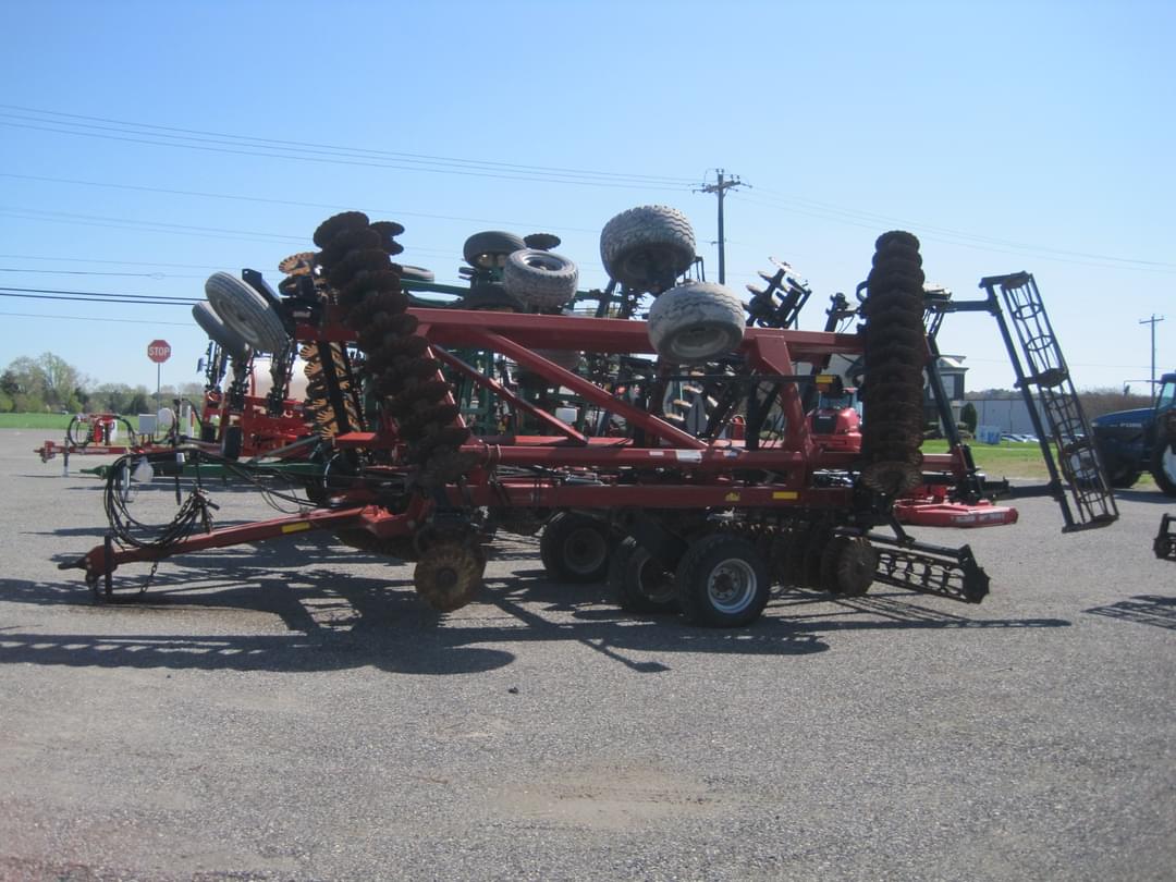 Image of Case IH 335VT Image 1