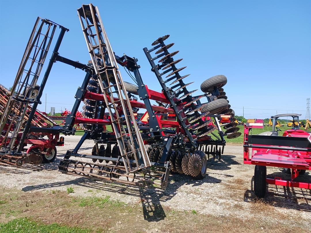 Image of Case IH Barracuda 335 Image 1