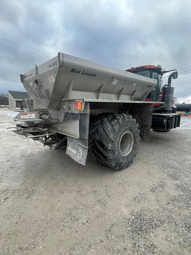 Image of Case IH Titan 3040 equipment image 4