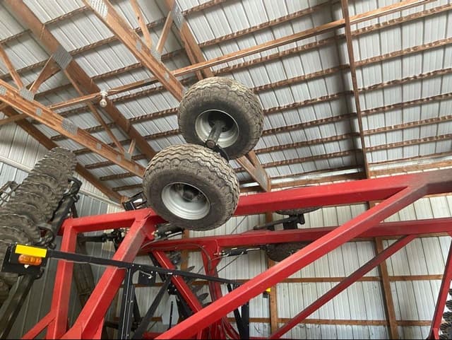 Image of Case IH 335VT equipment image 2