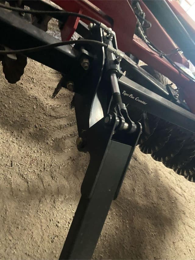 Image of Case IH 335VT equipment image 4