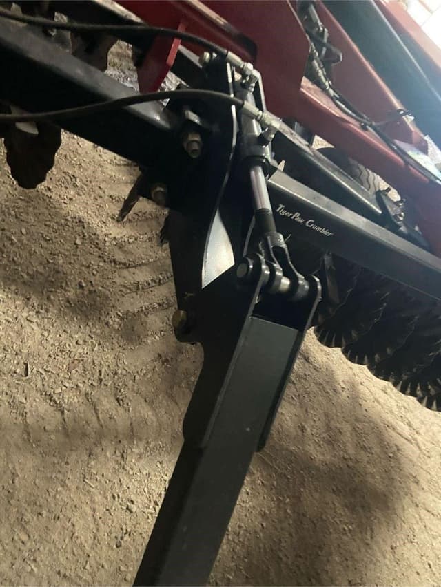 Image of Case IH 335VT equipment image 4