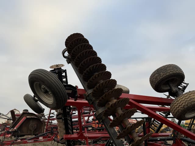 Image of Case IH 335VT equipment image 2