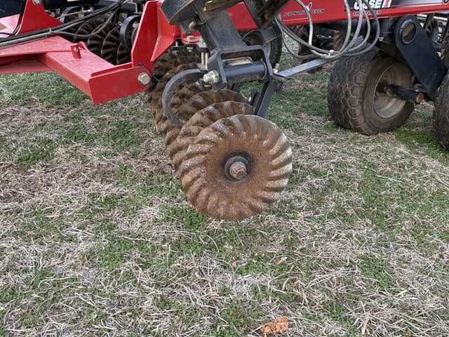 Image of Case IH 335VT equipment image 3