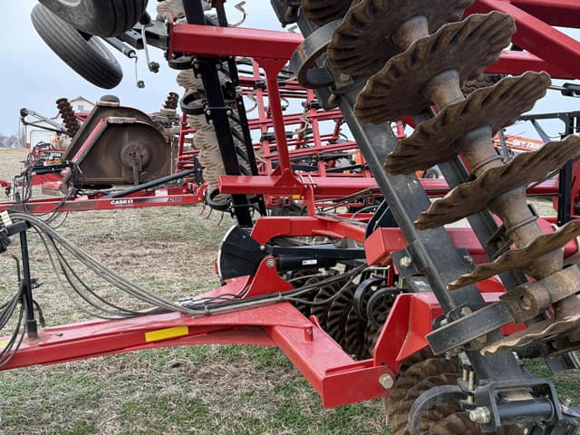 Image of Case IH 335VT equipment image 4