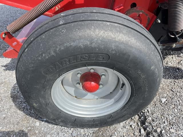 Image of Case IH RB455A equipment image 4