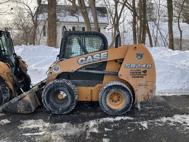 Image of Case SR240B equipment image 4