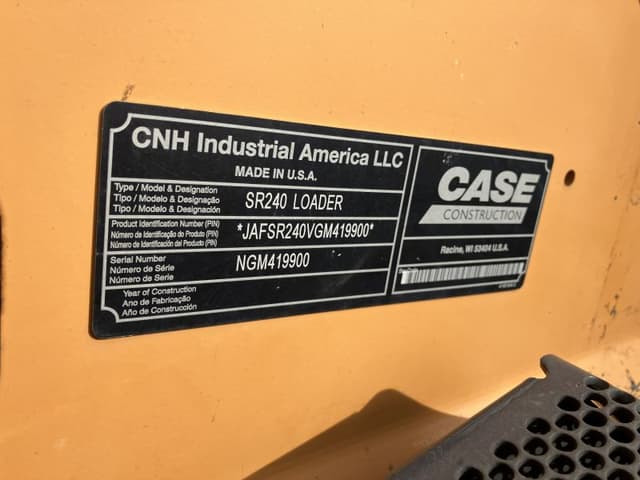 Image of Case SR240B equipment image 1