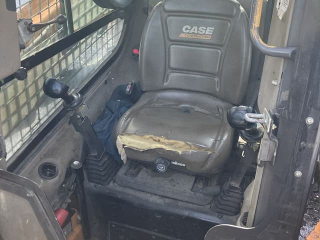 Image of Case SR240B equipment image 2