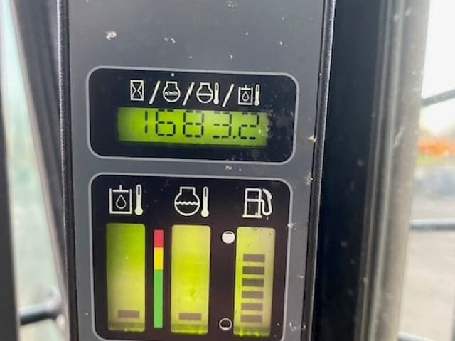 Image of Case TR270B equipment image 3