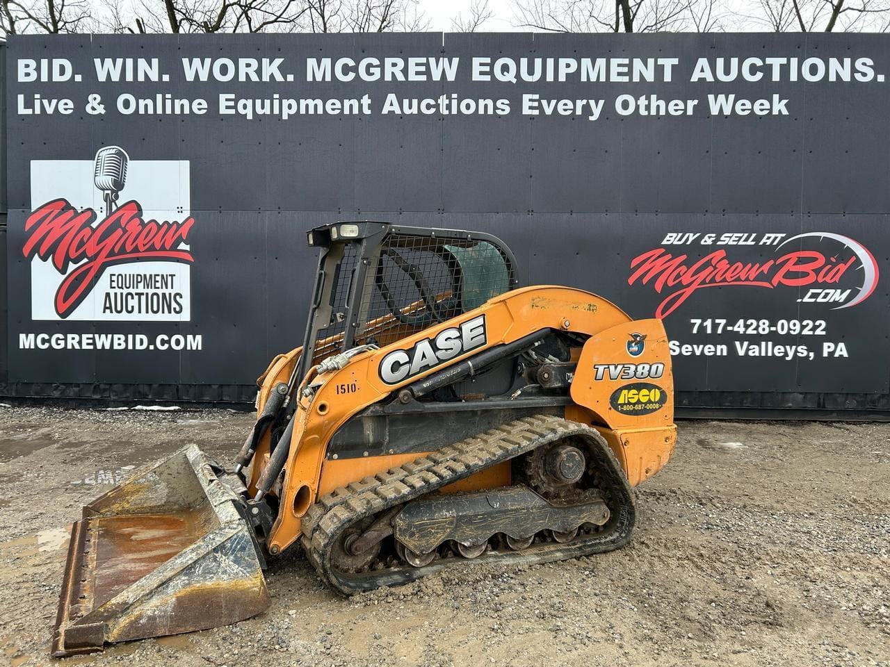 2016 Case TV380 Equipment Image0