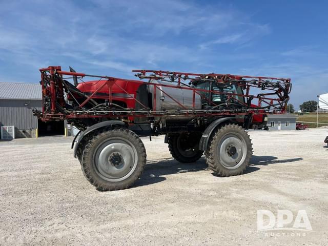 Image of Case IH Patriot 3340 equipment image 4