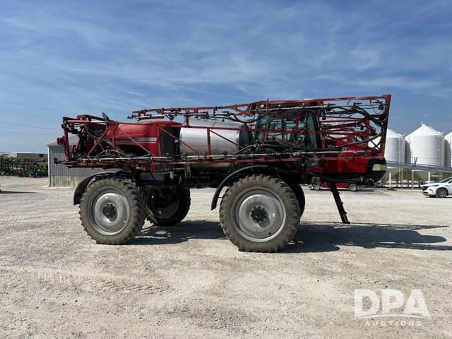 Image of Case IH Patriot 3340 equipment image 2