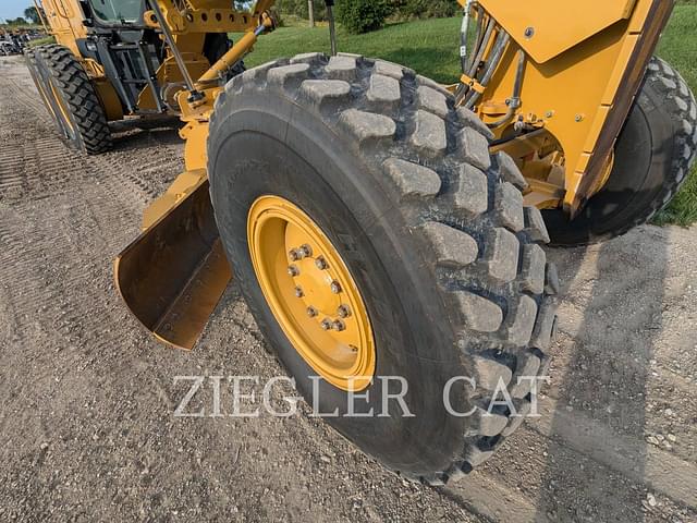 Image of Caterpillar 12M3 equipment image 4