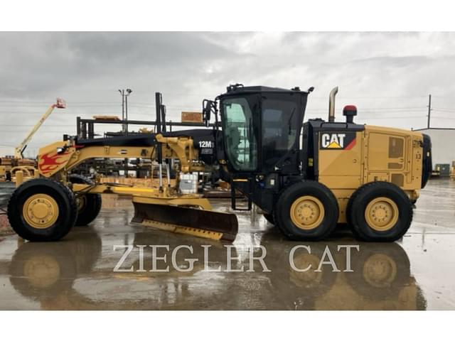 Image of Caterpillar 12M3 AWD equipment image 4