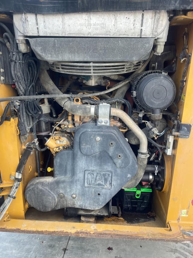 Image of Caterpillar 226D equipment image 4