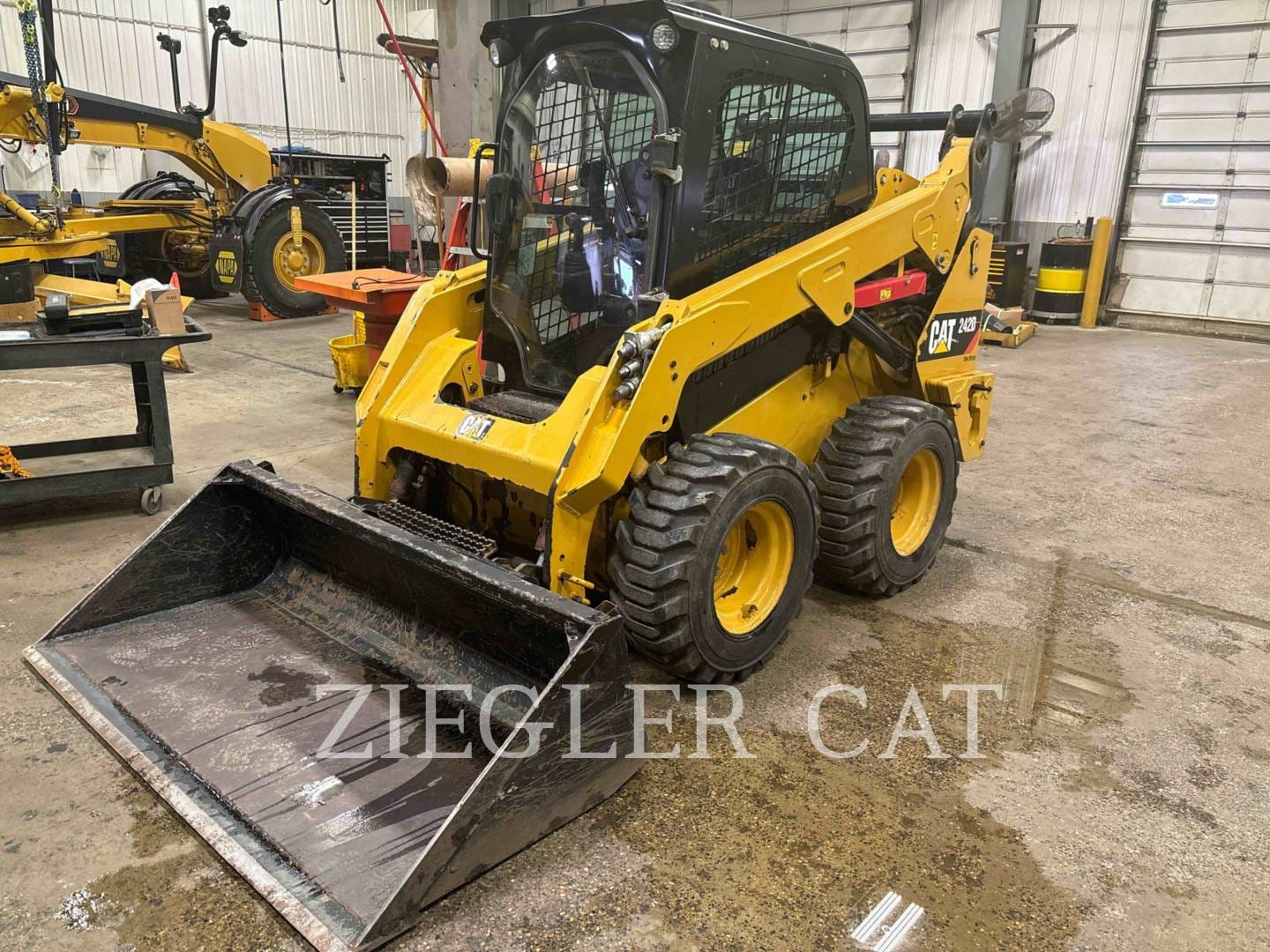 Main image Caterpillar 242D