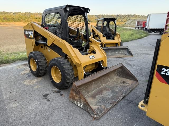 Image of Caterpillar 246D equipment image 3