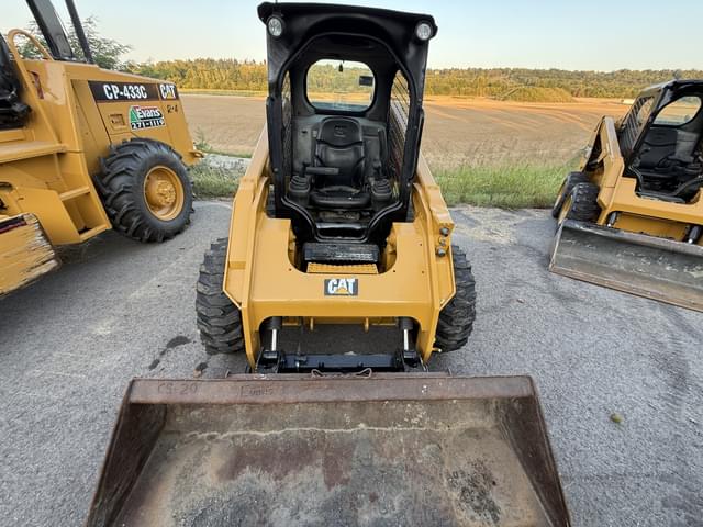 Image of Caterpillar 246D equipment image 4