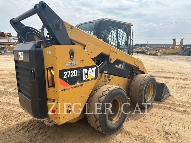 Image of Caterpillar 272D2 equipment image 2