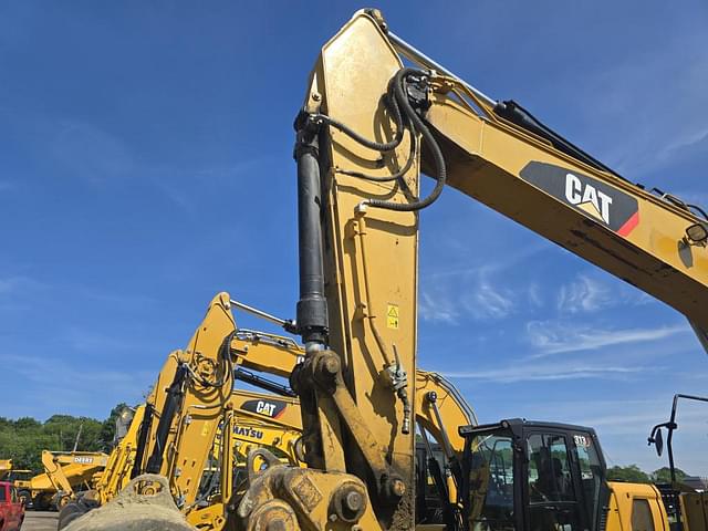 Image of Caterpillar 325FLCR equipment image 2