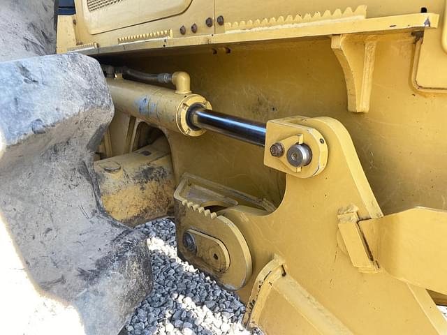 Image of Caterpillar 525D equipment image 4