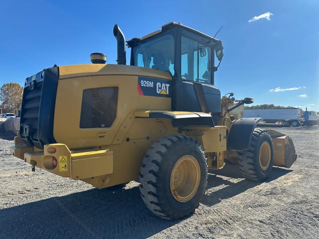 Image of Caterpillar 926M equipment image 2