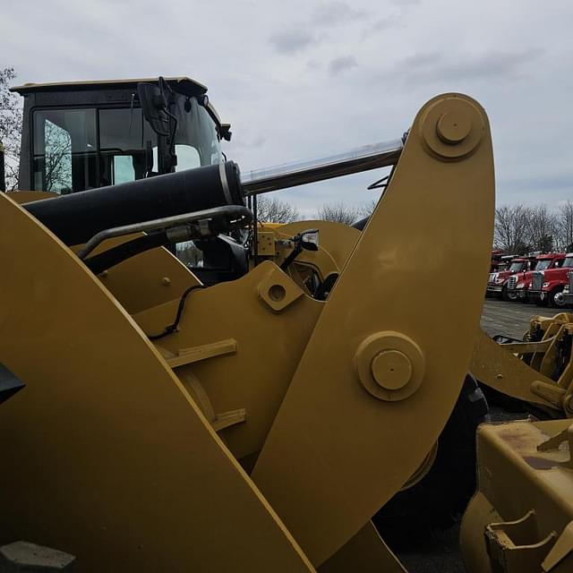 Image of Caterpillar 926M equipment image 4