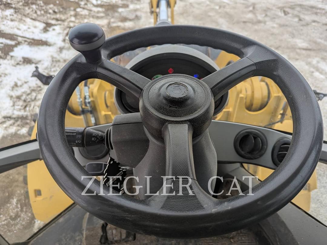 Image of Caterpillar 938M Primary image