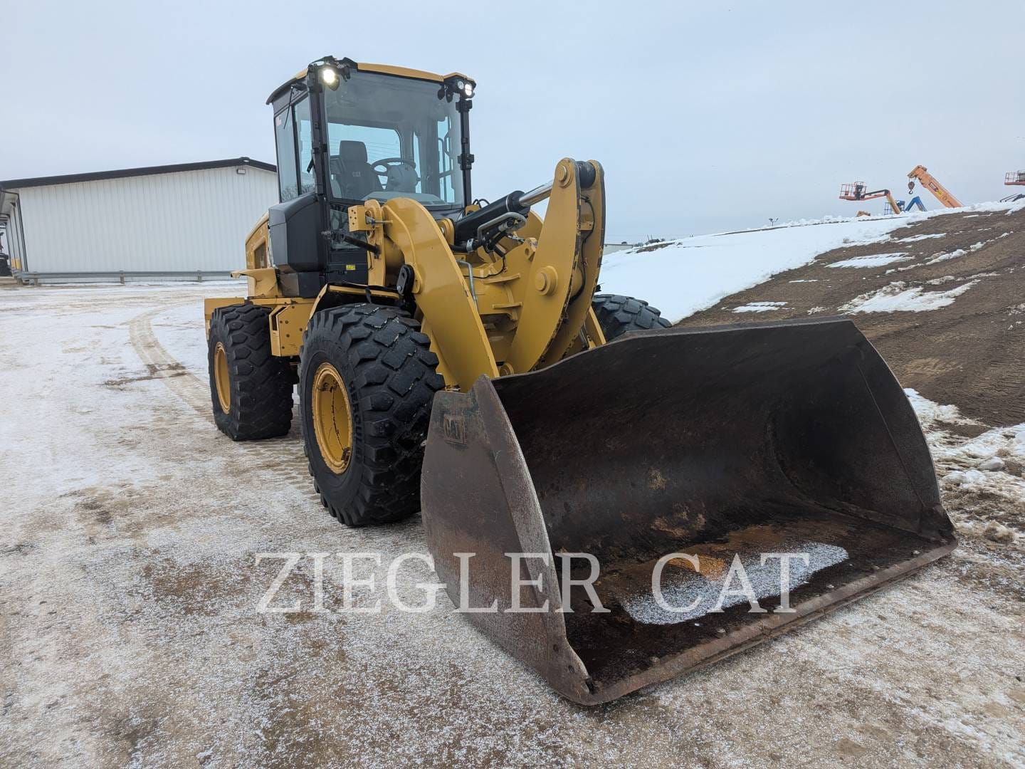 2016 Caterpillar 938M Equipment Image0