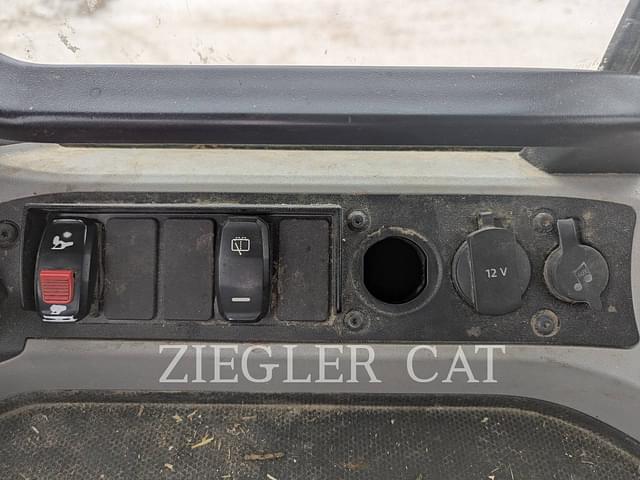 Image of Caterpillar 938M equipment image 1