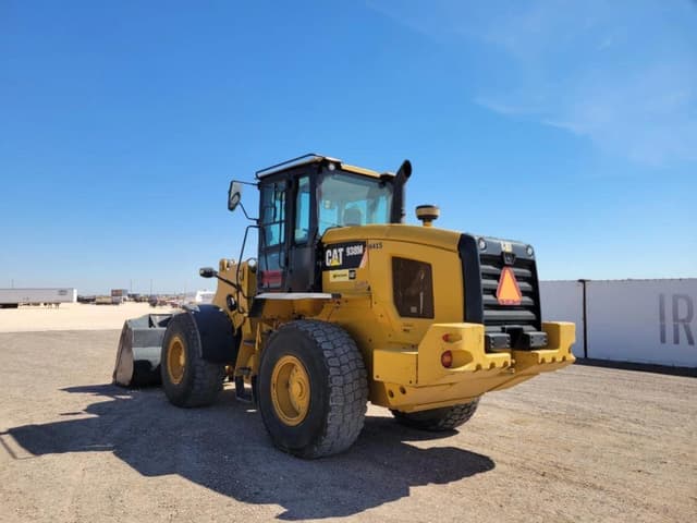 Image of Caterpillar 938M equipment image 2