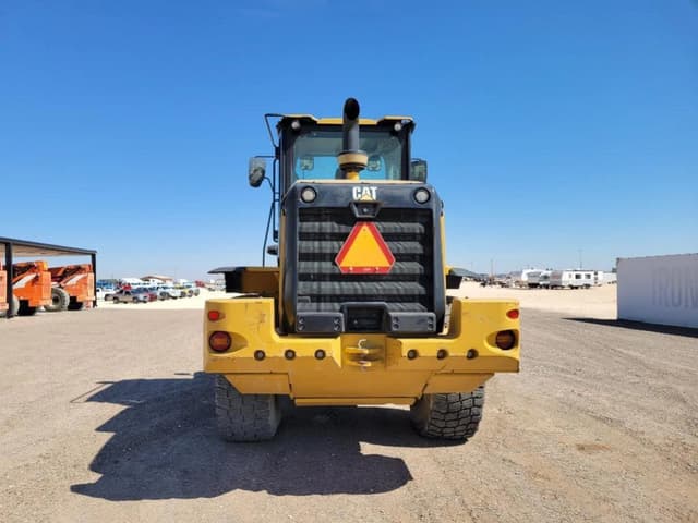 Image of Caterpillar 938M equipment image 3