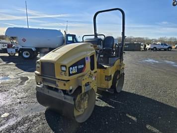 Main image Caterpillar CB24B