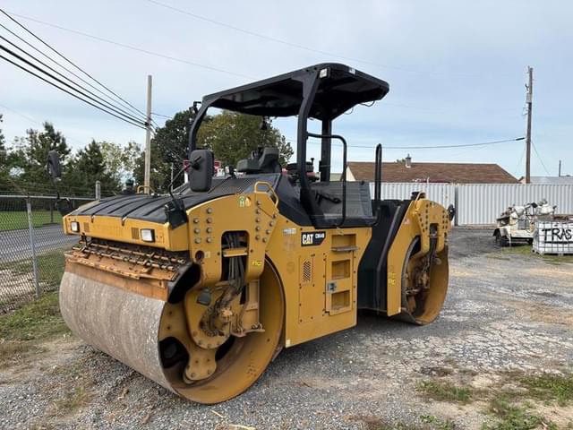 Image of Caterpillar CB64B equipment image 4