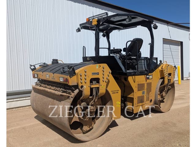 Image of Caterpillar CB66B equipment image 2