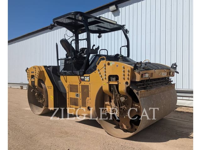 Image of Caterpillar CB66B equipment image 1