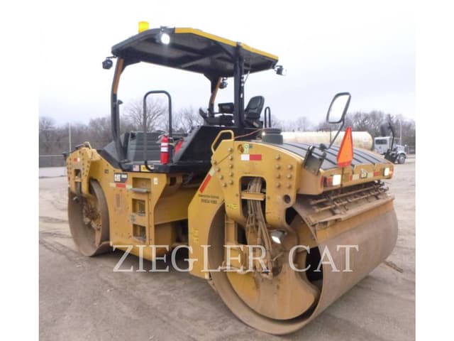 Image of Caterpillar CB68B equipment image 3