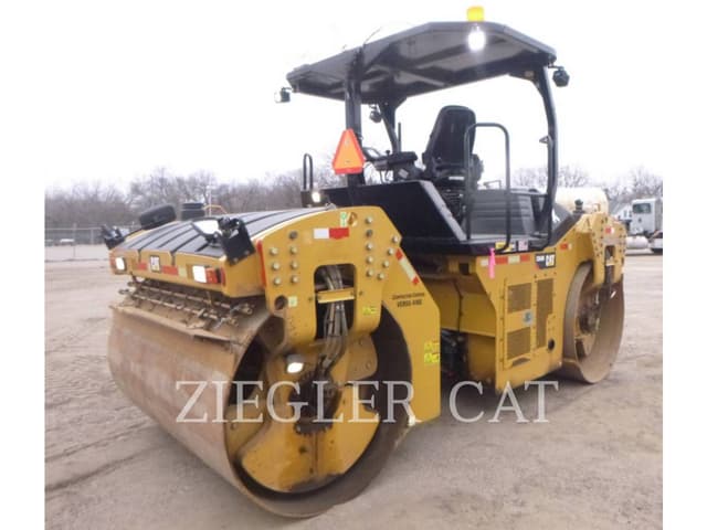 Image of Caterpillar CB68B equipment image 2
