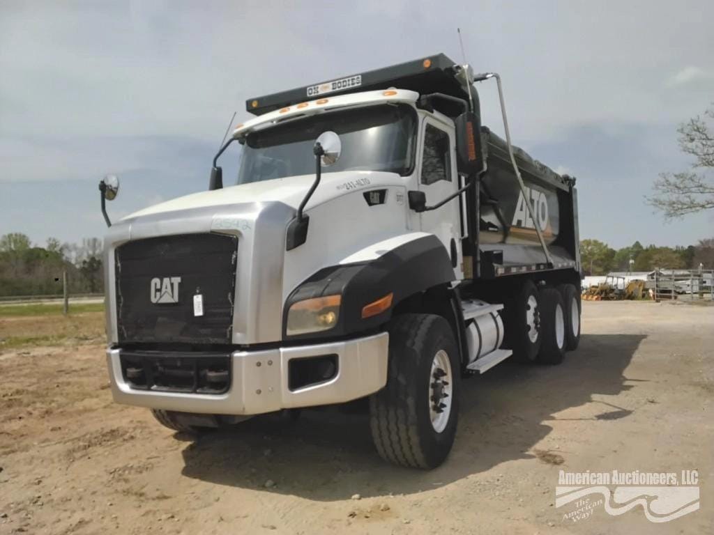 2016 Caterpillar CT660S Equipment Image0