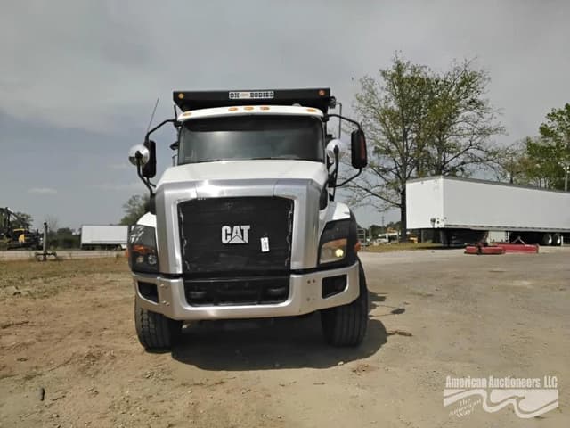 Image of Caterpillar CT660S equipment image 1