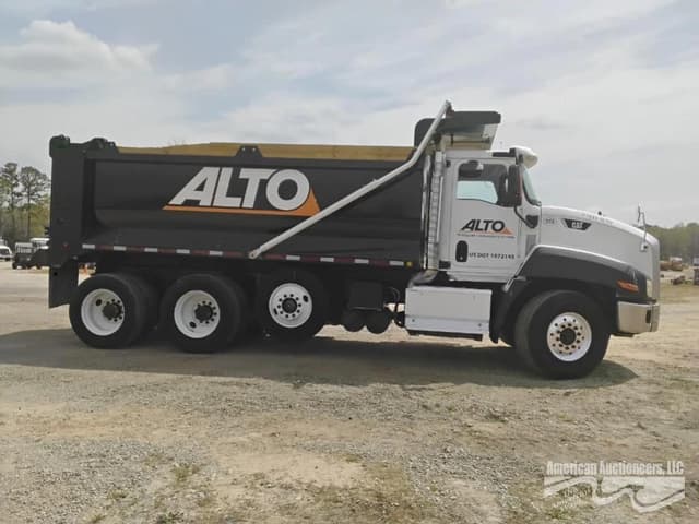 Image of Caterpillar CT660S equipment image 3