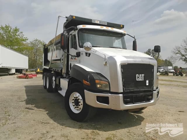 Image of Caterpillar CT660S equipment image 2