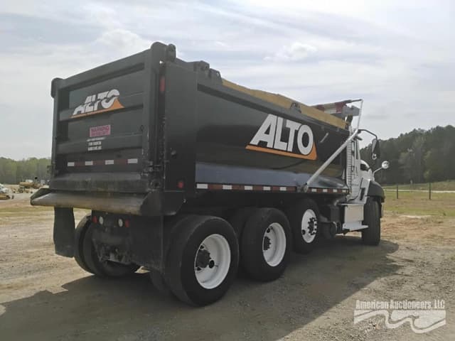 Image of Caterpillar CT660S equipment image 4