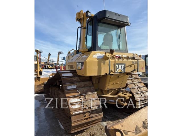 Image of Caterpillar D6N equipment image 3