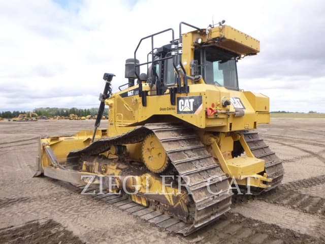 Image of Caterpillar D6T equipment image 3