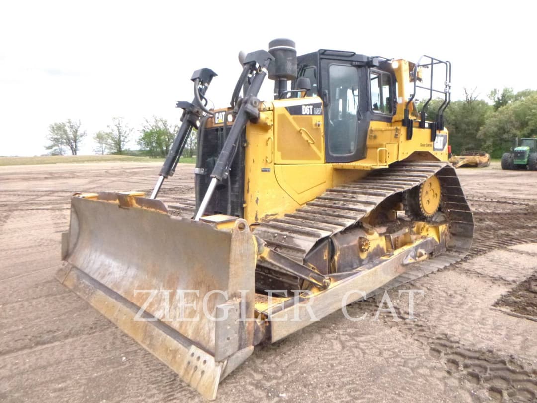 Image of Caterpillar D6T Primary image