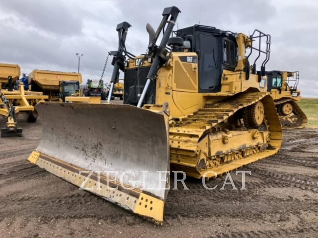 Image of Caterpillar D6T LGP Primary Image