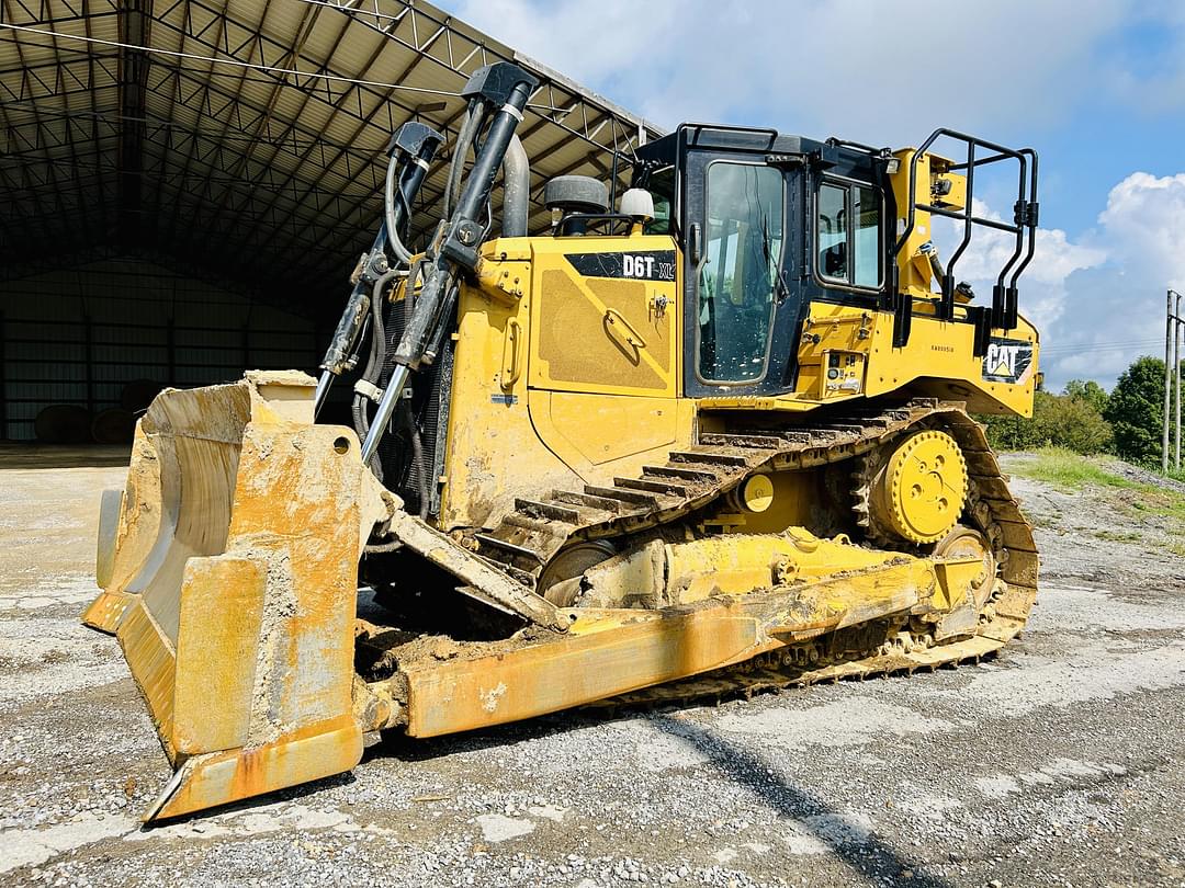 Image of Caterpillar D6T XL Primary image