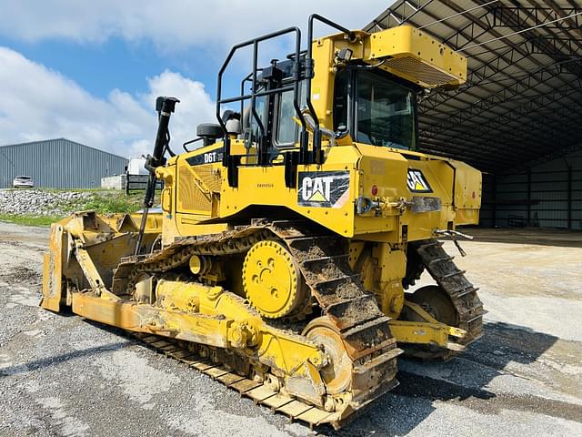 Image of Caterpillar D6T XL equipment image 2